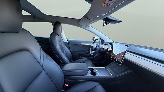Tesla Model 3 10 of 30
