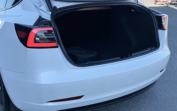 Tesla Model 3 7 of 30