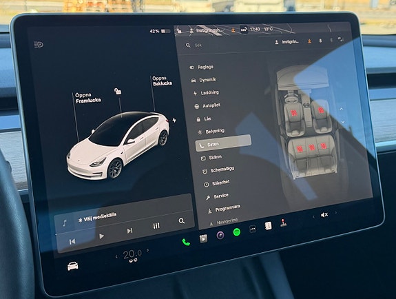 Tesla Model 3 24 of 30