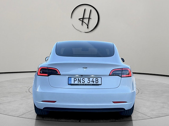 Tesla Model 3 4 of 30