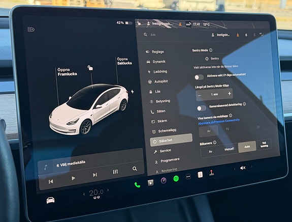 Tesla Model 3 27 of 30