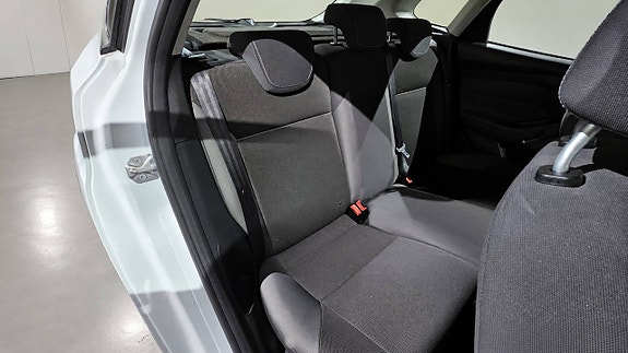 Ford Focus 9 of 14