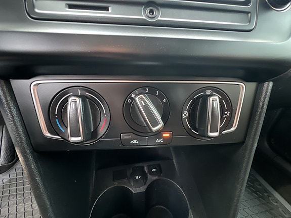 Volkswagen Polo 13 of 18