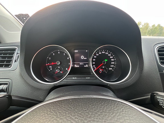 Volkswagen Polo 10 of 18