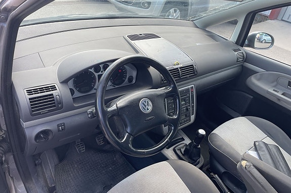 Volkswagen Sharan 7 of 13