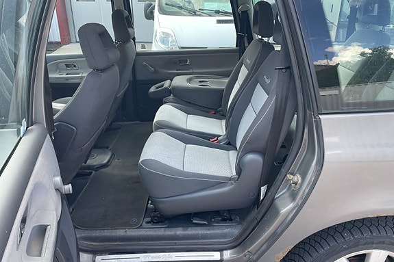 Volkswagen Sharan 11 of 13