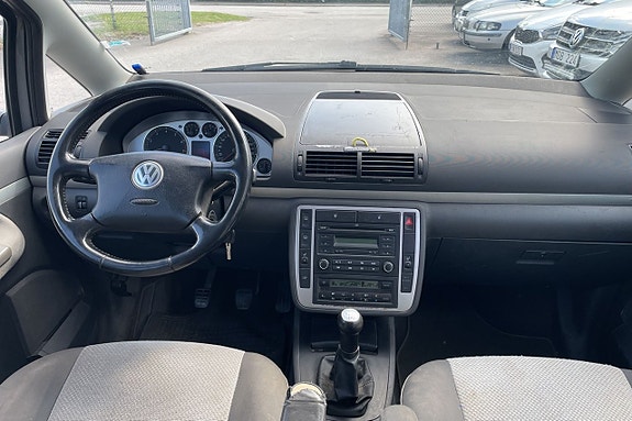 Volkswagen Sharan 8 of 13