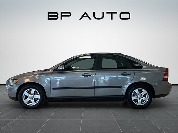 Volvo S40 3 of 5