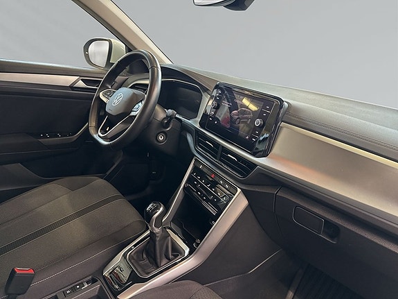 Volkswagen T-Roc 6 of 9