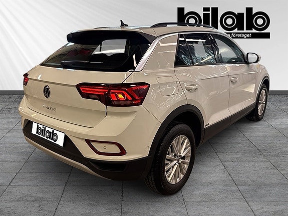 Volkswagen T-Roc 4 of 9
