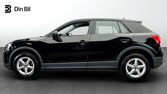 Audi Q2 2 of 12