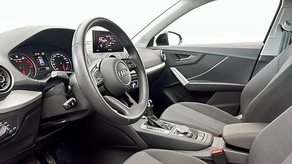 Audi Q2 7 of 12