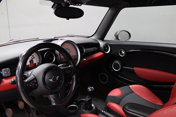 MINI Cooper 8 of 11