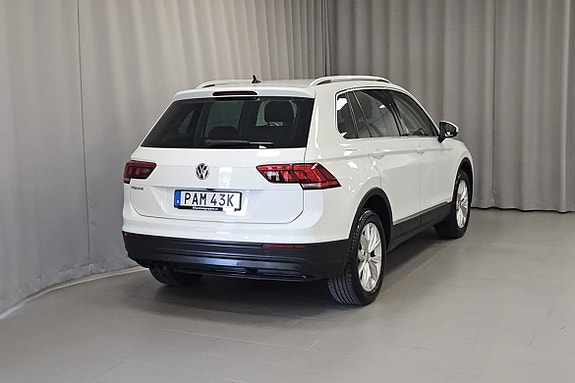 Volkswagen Tiguan 3 of 5