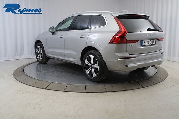 Volvo XC60 2 of 5