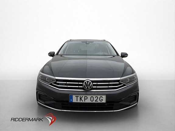 Volkswagen Passat 2 of 5