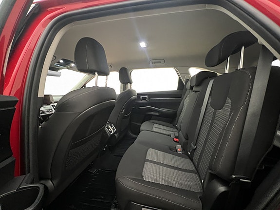 Kia Sorento 27 of 30