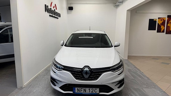 Renault Megane IV 3 of 5