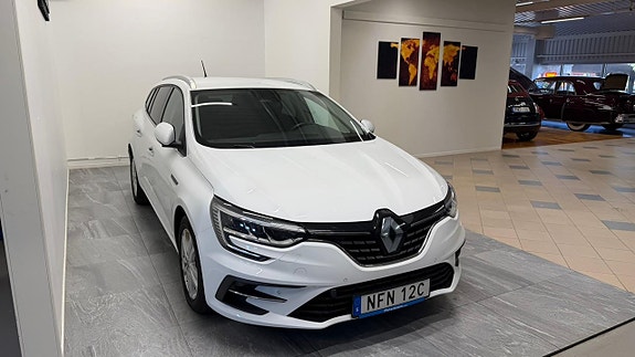Renault Megane IV 4 of 5