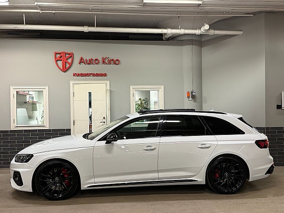 Audi RS4 2 of 5