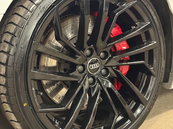 Audi RS4 24 of 24