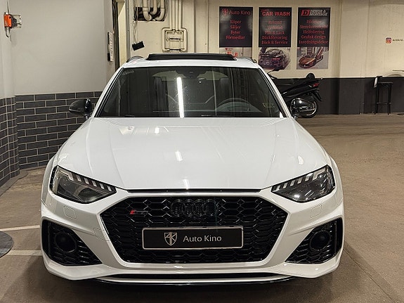 Audi RS4 4 of 5