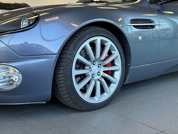 Aston Martin Vanquish 22 of 22