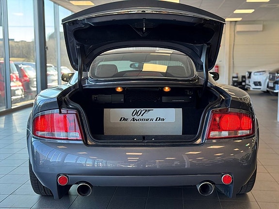 Aston Martin Vanquish 7 of 22