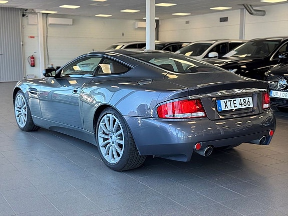 Aston Martin Vanquish 5 of 5