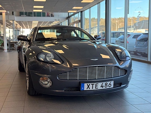 Aston Martin Vanquish 20 of 22