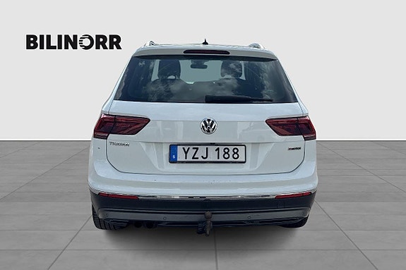 Volkswagen Tiguan 11 of 11