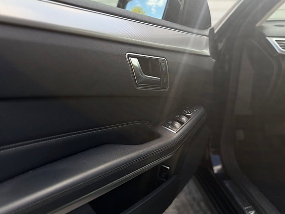 Mercedes-Benz E220 8 of 18