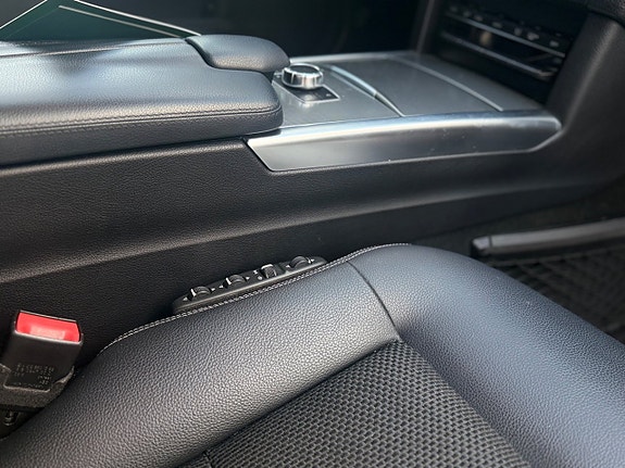 Mercedes-Benz E220 14 of 18