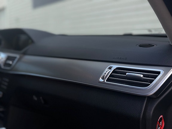 Mercedes-Benz E220 15 of 18