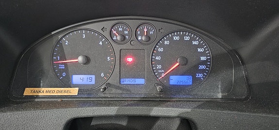 Volkswagen Caravelle 10 of 14