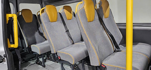 Volkswagen Caravelle 3 of 5