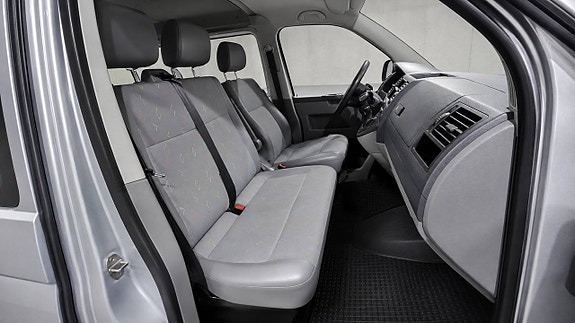 Volkswagen Caravelle 7 of 14