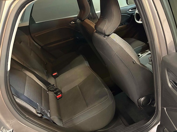 Renault Captur 11 of 15