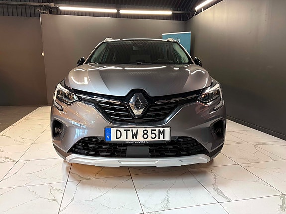 Renault Captur 2 of 5