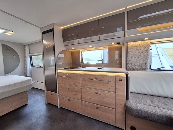 Dethleffs Nomad 650 RQT Scandinavia Snow Queenbädd, Dusch 6 of 17