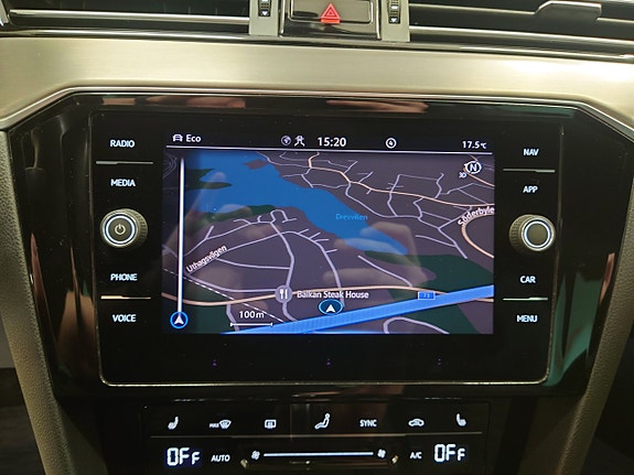 Volkswagen Passat 10 of 20