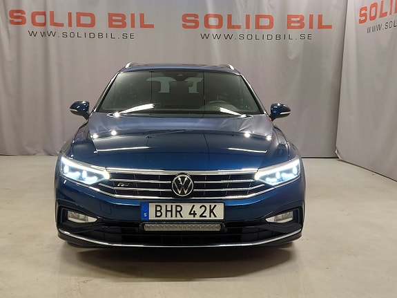 Volkswagen Passat 2 of 5