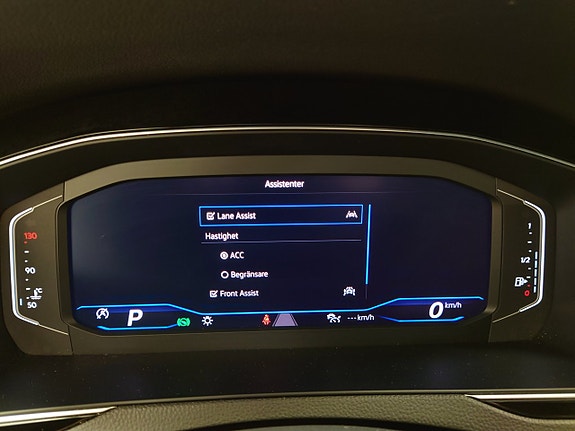 Volkswagen Passat 17 of 20