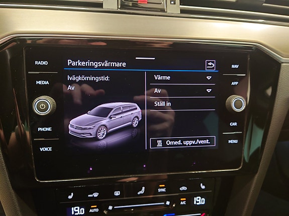 Volkswagen Passat 19 of 20