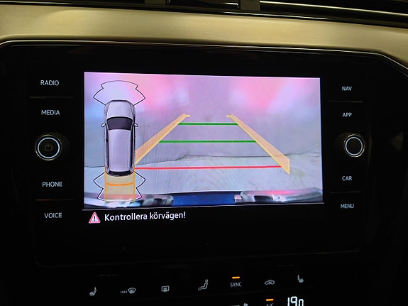 Volkswagen Passat 20 of 20