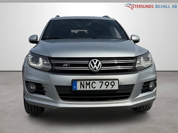Volkswagen Tiguan 2 of 5
