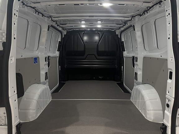 Volkswagen Transporter 13 of 17