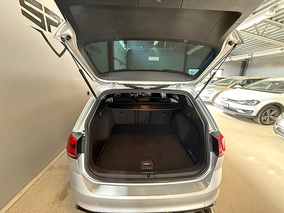 Volkswagen Golf VII 15 of 15