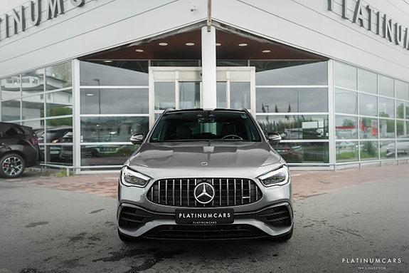 Mercedes-Benz GLA45 3 of 5
