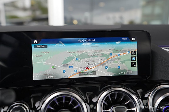 Mercedes-Benz GLA45 16 of 22